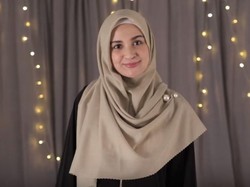 Kok Bisa Wajah Shireen Sungkar Mejeng di Badan Pesawat?