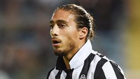 Martin Caceres untuk ketiga kalinya gabung Juventus. Bek asal Uruguay ini diboyong dari Lazio untuk mengganti Medhi Benatia yang pergi ke Liga Qatar. (Foto: Giuseppe Bellini/Getty Images)