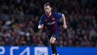 Gelandang Ivan Rakitic juga dikabarkan siap dilepas Barcelona pada musim panas mendatang. Gelandang asal Kroasia itu kabarnya siap dilepas Blaugrana di harga 50 juta euro. (Foto: David Ramos/Getty Images)