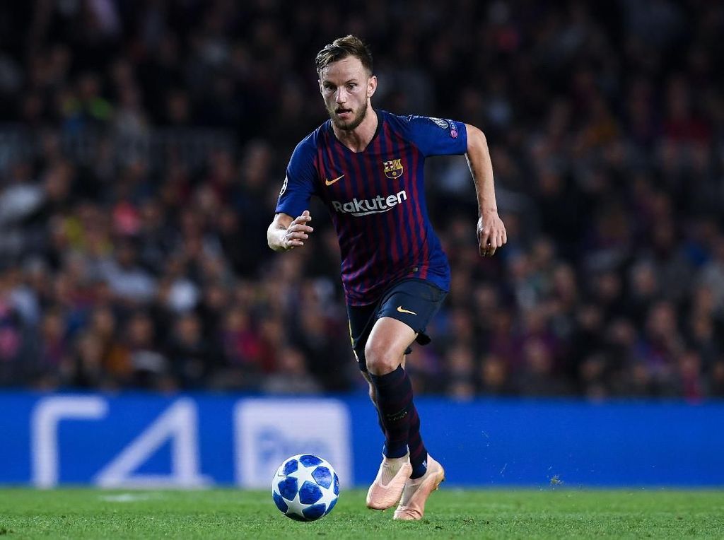 Pergi ke Festival Saat Barca Patah Hati, Rakitic: Maafkan Saya Pergi ke Festival Saat Barca Patah Hati, Rakitic: Maafkan Saya