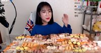 Wah, YouTuber Cantik Ini Berhasil Lahap 240 Sushi