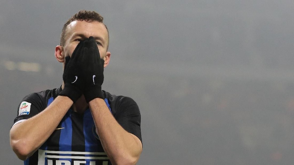 Keputusan Bayern merekrut Ivan Perisic diprotes fans. (Foto: Emilio Andreoli/Getty Images)