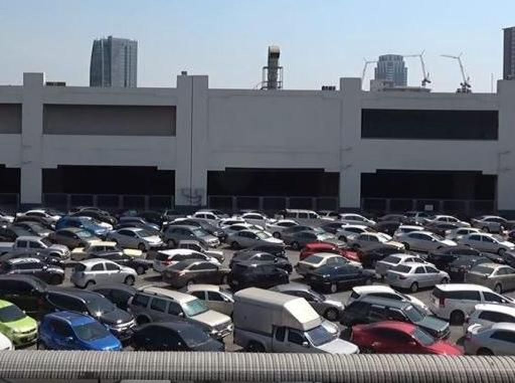 Sudah Lapor Polisi Mobil Hilang, Ternyata Cuma Lupa Parkir Sudah Lapor Polisi Mobil Hilang, Ternyata Cuma Lupa Parkir