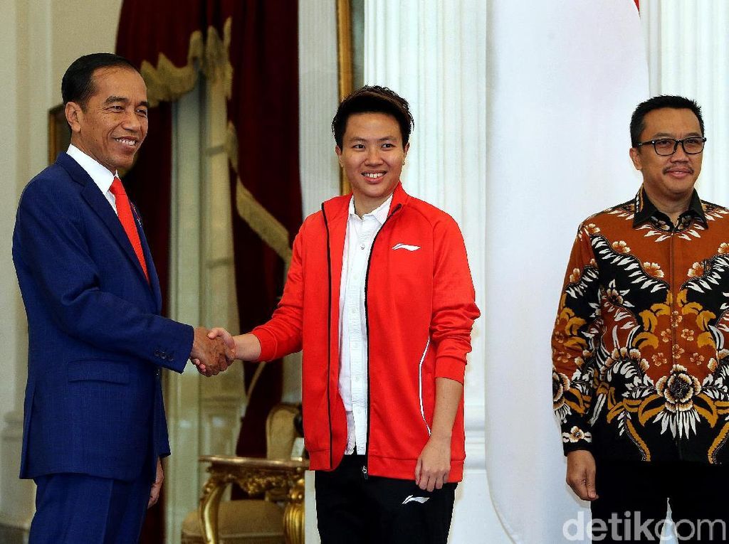 Jokowi: Bukan Hanya Indonesia yang Kehilangan Liliyana Natsir, tapi Dunia Jokowi: Bukan Hanya Indonesia yang Kehilangan Liliyana Natsir, tapi Dunia