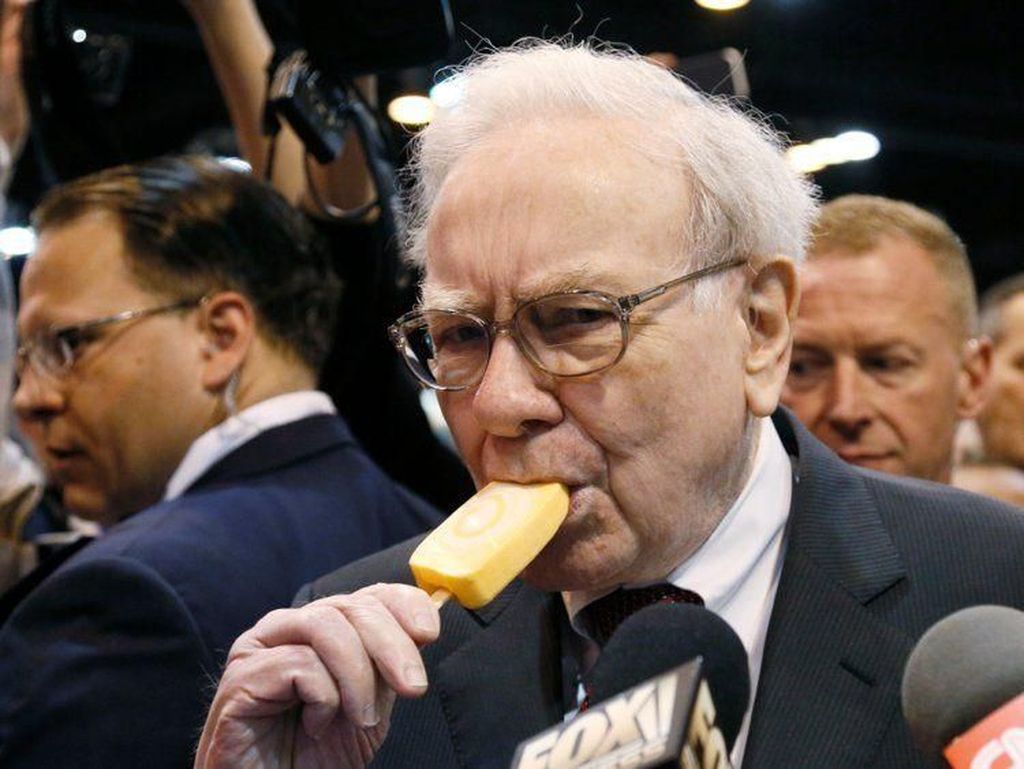 Jilat Ludah Sendiri, Warren Buffett Kini Investasi di Bank Kripto