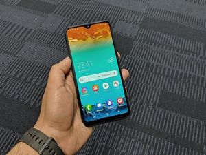 Galaxy M10 Dijual Mulai 27 Maret di Indonesia, Ini Harganya Galaxy M10 Dijual Mulai 27 Maret di Indonesia, Ini Harganya