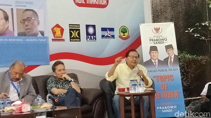 Foto: Rizal Ramli dikala diskusi bertema Jokowi Raja Impor? di kantor Seknas Prabowo-Sandi. (Eva-detikcom)