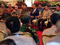 Jokowi Ajak Gatot Nurmantyo hingga Dai Bachtiar Ngobrol Santai di Istana
