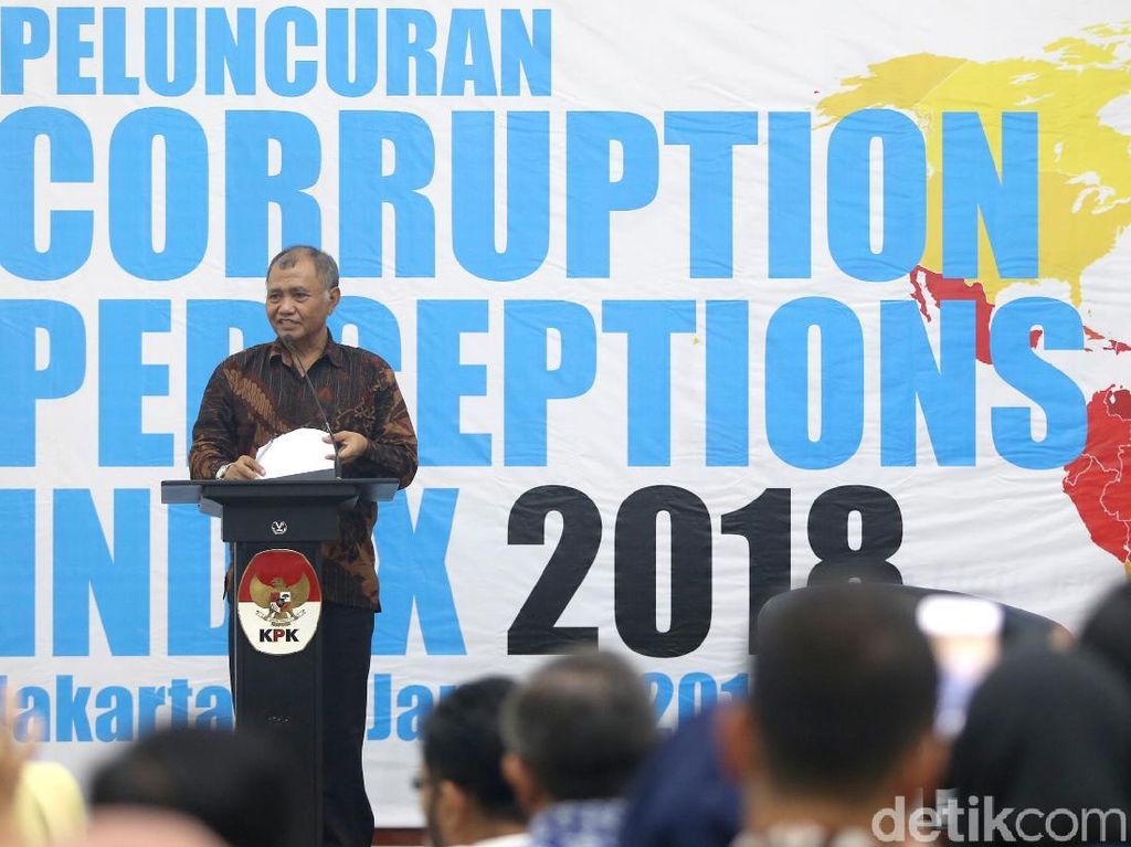Pemberantasan Korupsi dan Penerimaan Pajak Pemberantasan Korupsi dan Penerimaan Pajak