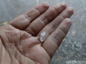 Hujan Es Landa Wilayah Sleman