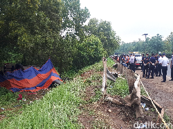 Selidiki Penyebab Kecelakaan, Bus Bima Suci Belum Dievakuasi