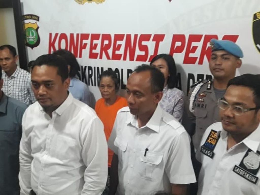 Polisi: Pengasuh Sumpal Mulut Bayi Mutia Pakai Dot hingga Tewas Polisi: Pengasuh Sumpal Mulut Bayi Mutia Pakai Dot hingga Tewas