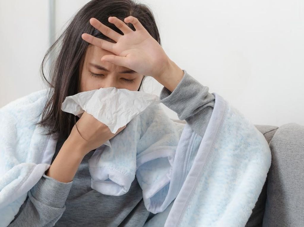 Cara Membedakan Gejala Flu Biasa dan COVID-19, Jangan Sampai Keliru!