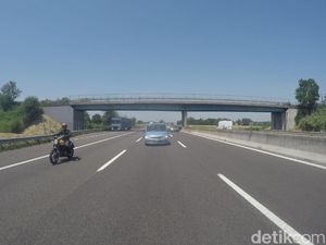 Masyarakat Ingin Ada Pembatas Motor di Jalan Tol, seperti Jalur Busway