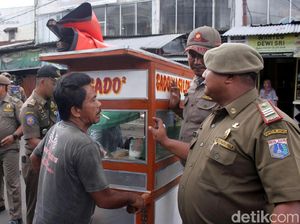 Tak Jera, PKL Tanah Abang yang Bandel Dirazia Pol PP Lagi Tak Jera, PKL Tanah Abang yang Bandel Dirazia Pol PP Lagi