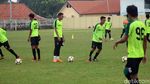 Jadwal Belum Jelas, Persebaya Gelar Latihan Ringan