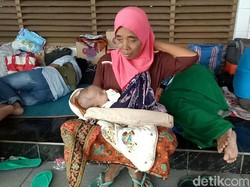 Sudah Sepekan Ratusan Penumpang Terlantar di Pelabuhan Tanjung Wangi