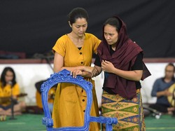 Melihat Proses Latihan Pertunjukan Teater Nyanyi Sunyi Revolusi