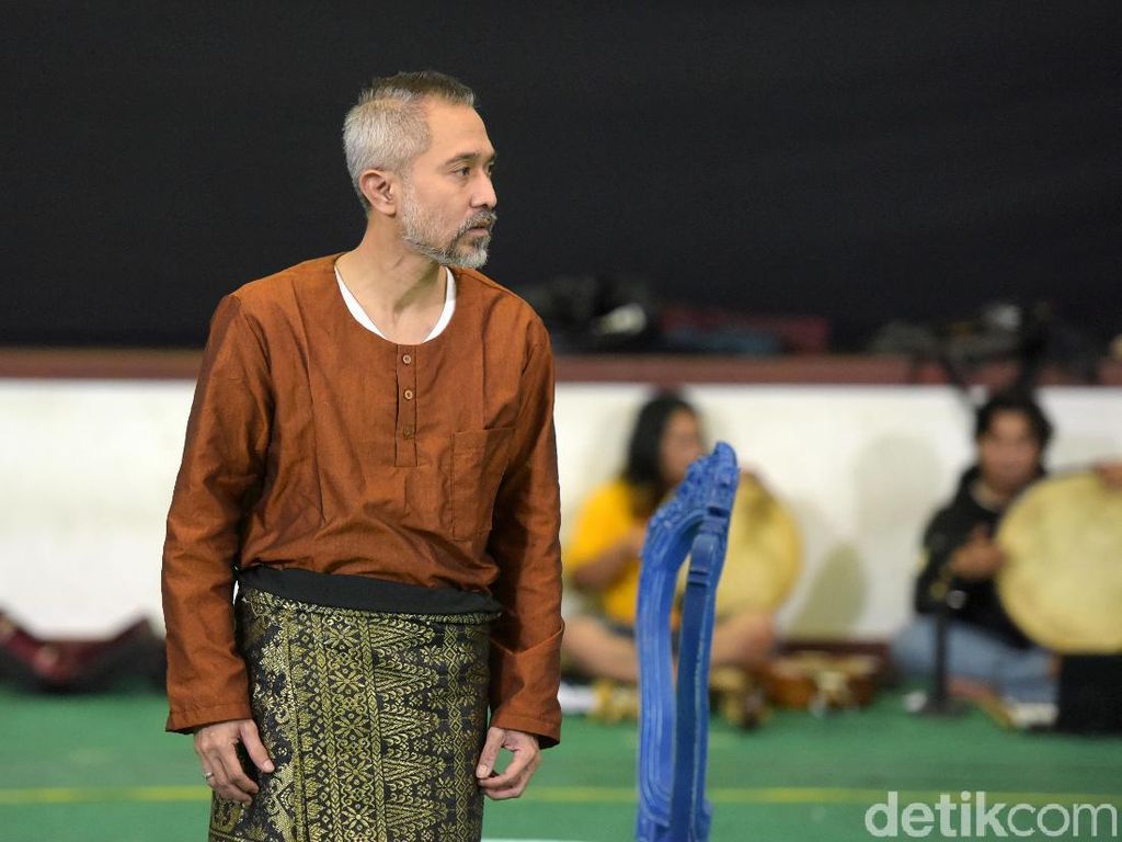 Lukman Sardi Jadikan Teater Sebagai Tempat Belajar Lukman Sardi Jadikan Teater Sebagai Tempat Belajar