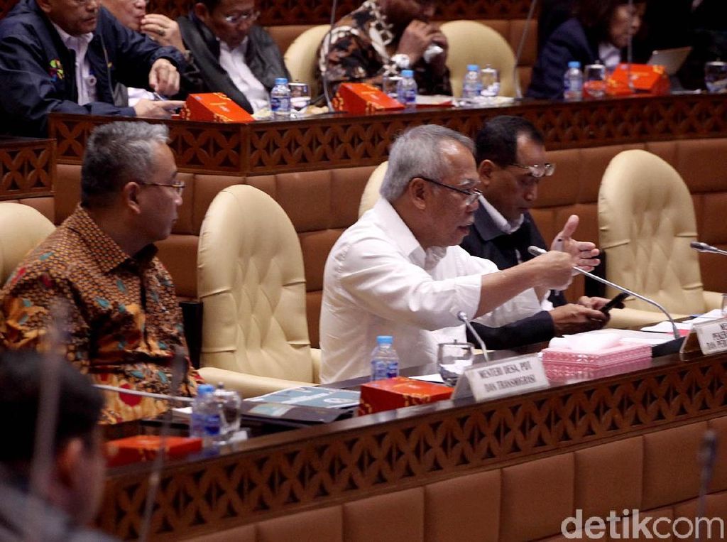 DPR Rapat Bareng Budi Karya dan Basuki Bahas Kesiapan Mudik DPR Rapat Bareng Budi Karya dan Basuki Bahas Kesiapan Mudik