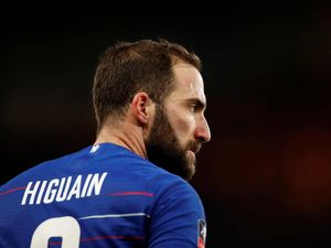 Rayu Higuain, Roma Tawarkan Ban Kapten