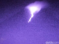 Luncuran Lava Pijar Merapi Malam Ini Hingga 1.400 Meter