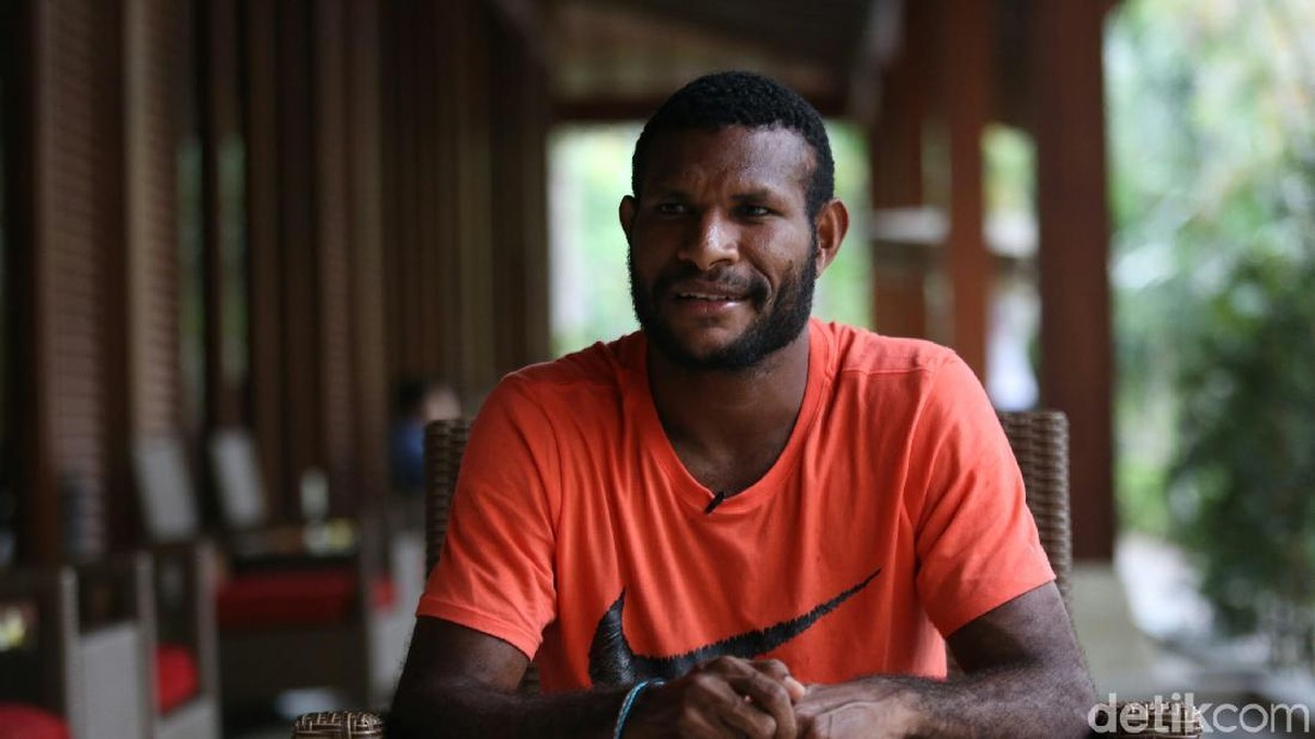 Marinus Wanewar tak ambil pusing dituduh (Foto: Agung Pambudhy/detikSport)