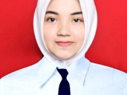 Minta Tolong Hilangkan Jas Jadi Viral, Foto Mana yang Dipilih Salza?