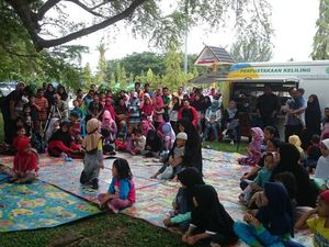 Punya Buku Bekas? Yuk Sumbangkan ke Perpustakaan Keliling di Riau