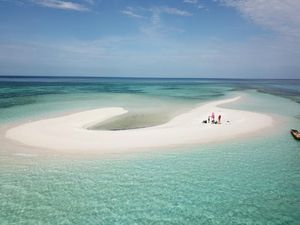 Jarang Orang Tahu, Pulau Kecil Cantik di Tengah Laut Flores Timur