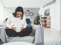 Penyebab Warna Kulit Terlihat Lebih Gelap Saat Hamil