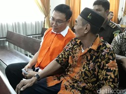 Jalani Sidang Putusan, Iwan Adranacus Didampingi Ayah Korban