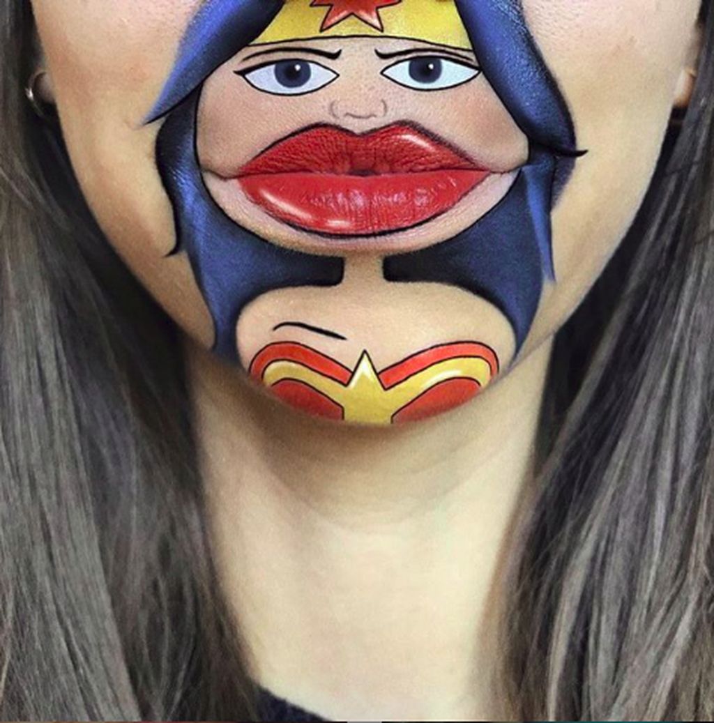 Laura menggunakan bahan lipstik ataupun body painting yang kerap digunakan para artis teater bermakeup. (Foto: Instagram/Laura Jenkinson)