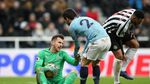 The Citizens Tersandung di St James Park