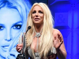 Usai Rehab, Britney Spears Unggah Video Yoga dengan Bikini