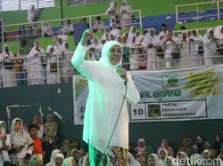 Khofifah Ajak Kader Muslimat NU di Sidoarjo Pilih Caleg Milenial