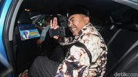 Usai Diperiksa KPK, Bupati Jepara Buru-buru Naik Taksi