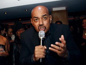 Mengenang Lagu-lagu Hits James Ingram Mengenang Lagu-lagu Hits James Ingram