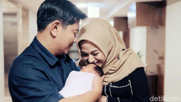 Makna Indah di Balik Nama Anak Kedua Nina Zatulini