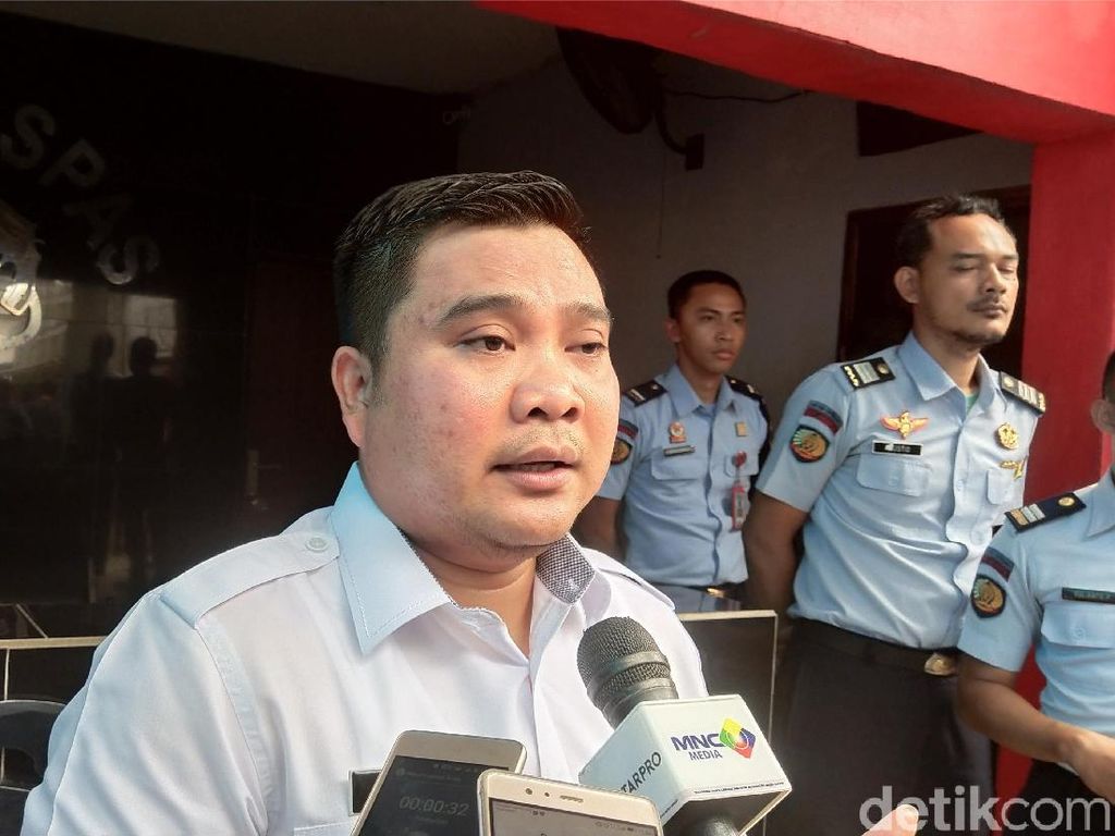 Fahri-Fadli Usul Dhani Ditahan di Mako Brimob, Karutan: Itu Wewenang PT DKI Fahri-Fadli Usul Dhani Ditahan di Mako Brimob, Karutan: Itu Wewenang PT DKI