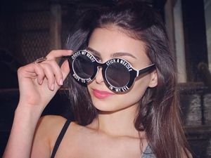 Potret Model Seksi Sembunyikan Identitas sebagai Pendukung Trump Demi Karier