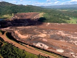 Kisah Orang Tua yang Selamat dari Tsunami Lumpur di Brasil
