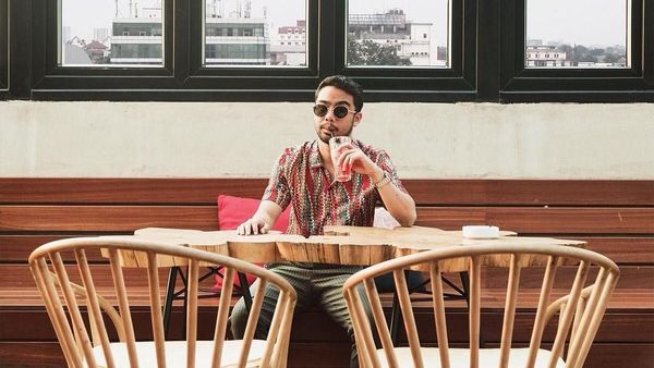 Pose Minum Seru ala Ranggaz Laksmana, Selebgram yang Ikut Jajal MRT