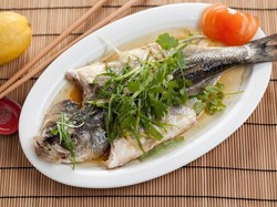 Kenapa Ikan Utuh Harus Ada dalam Menu Santapan Imlek?