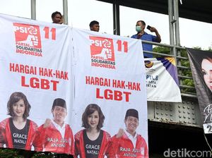 Ada Spanduk Hargai Hak LGBT Mejeng di JPO