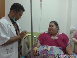 Berbobot 148 Kg, Wanita di Karawang Ini Tak Bisa Berjalan