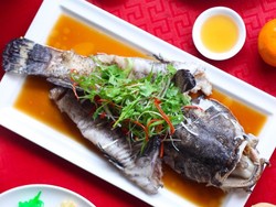 Santap Makan Malam Sambut Imlek di Pullman Jakarta Central Park