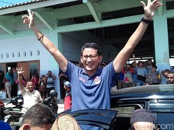Saat Sandiaga Santai Meski Disoraki Pro-Jokowi