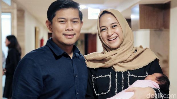 Dukungan Berarti Suami untuk Nina Zatulini Setelah Melahirkan