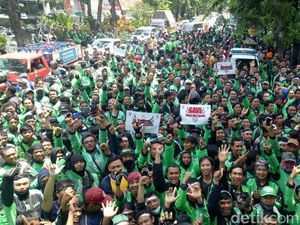 Driver Ojol Ancam Demo Jika Usulan Tarif Rp 3.000/Km Tak Dipenuhi Driver Ojol Ancam Demo Jika Usulan Tarif Rp 3.000/Km Tak Dipenuhi